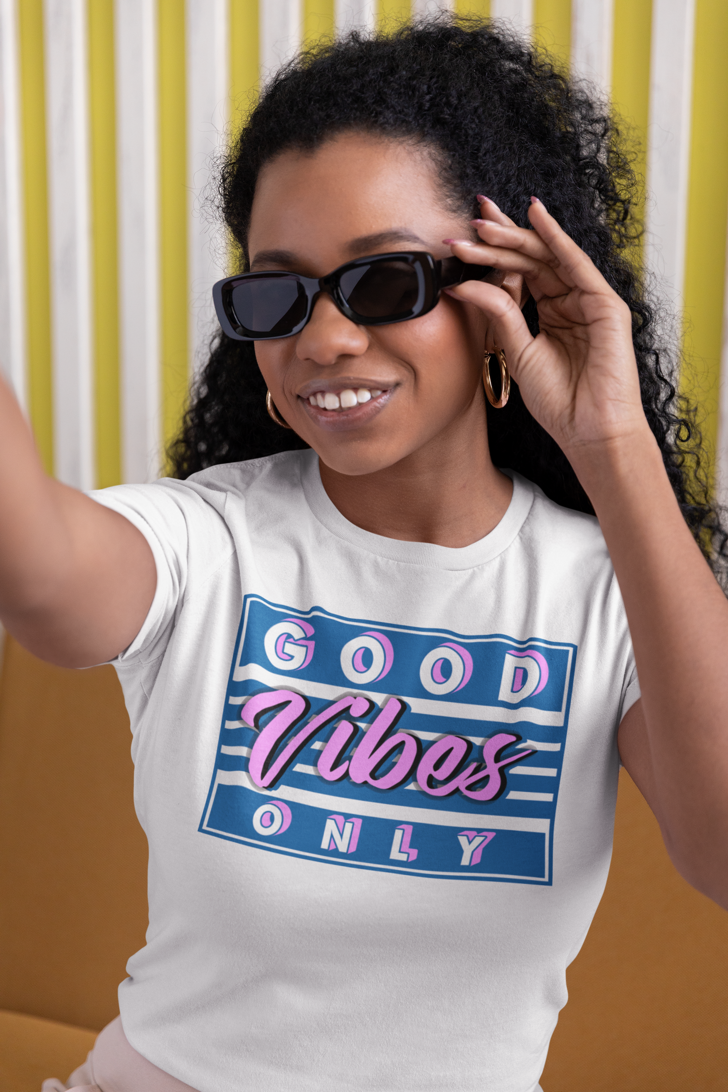 Camiseta Good Vibes Only para mujer