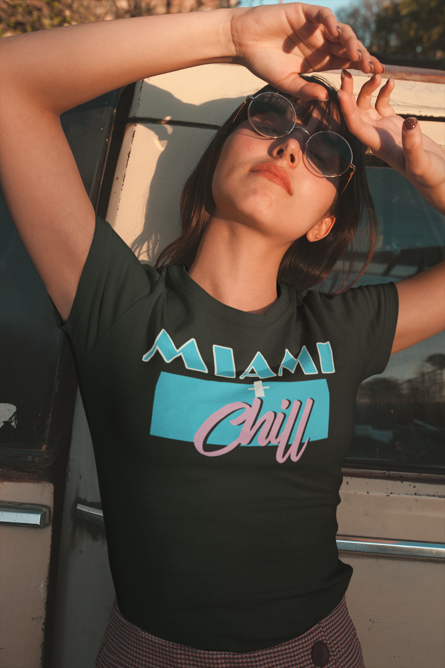 Camiseta Miami + Chill Vice Edition para mujer